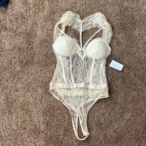 Windsor | NWT Cream One-Piece Lace Lingerie